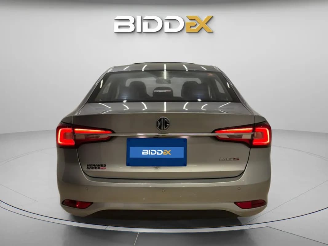 ام جي 5 2026 لاكشري رمادي أوتوماتيك — جديدة