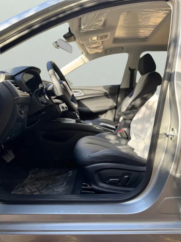 ام جي 5 2026 لاكشري شمبانيا أوتوماتيك — جديدة