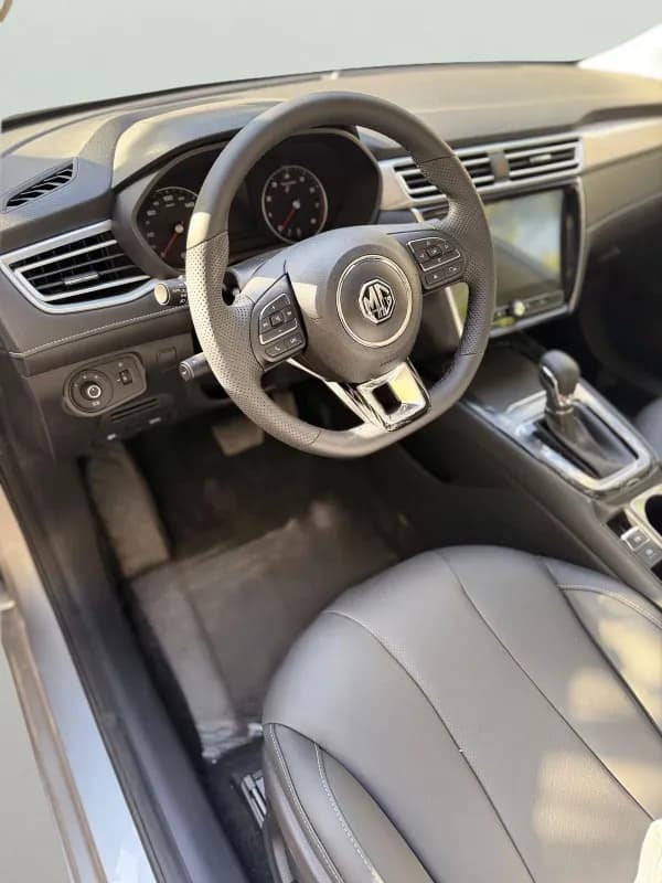 ام جي 5 2026 كومفورت ذهبي أوتوماتيك — جديدة