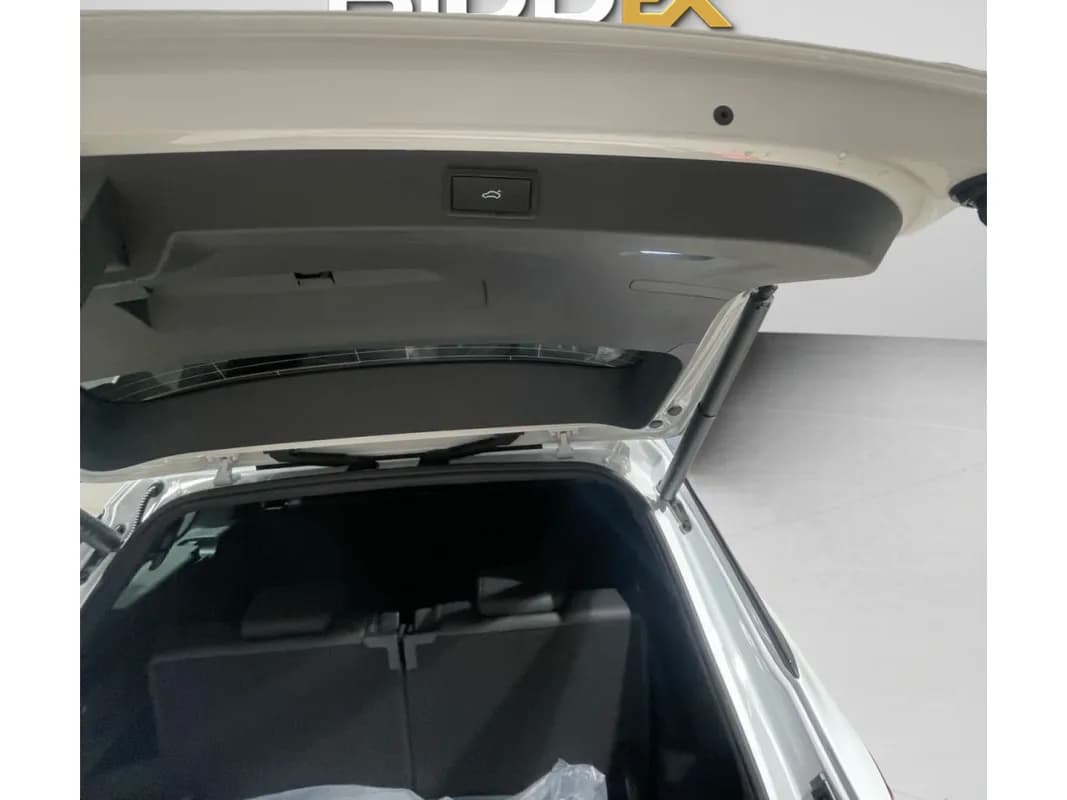 سكودا كودياك 2025 سبورت لاين أبيض أوتوماتيك — جديدة