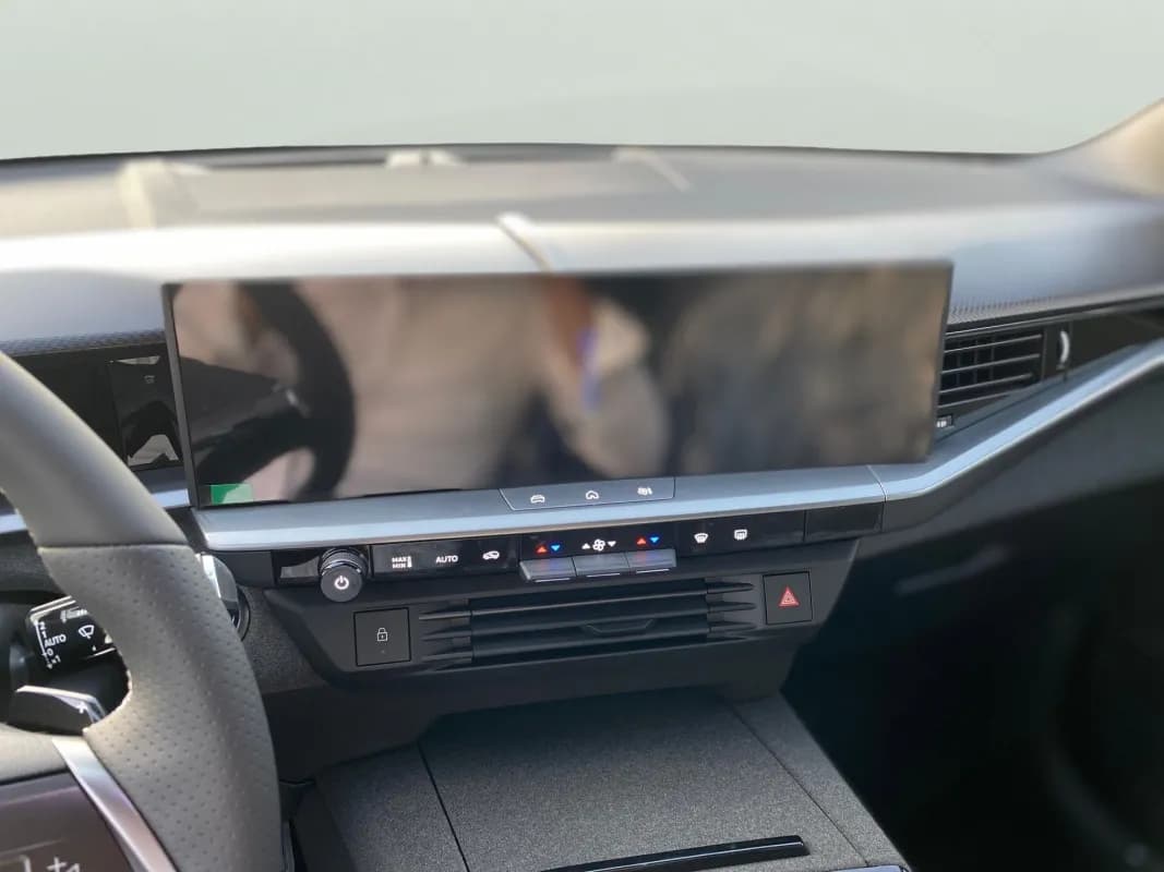 أوبل جراند لاند 2026 توب لاين بلس برونزي أوتوماتيك — جديدة