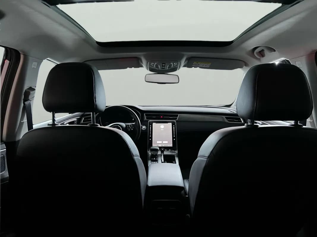 ام جي ار اكس 5 2026 لاكشري أبيض أوتوماتيك — جديدة