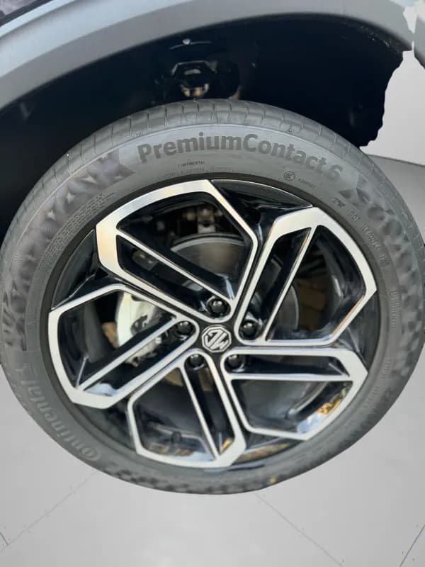 ام جي وان 2026 لاكشري أسود أوتوماتيك — جديدة