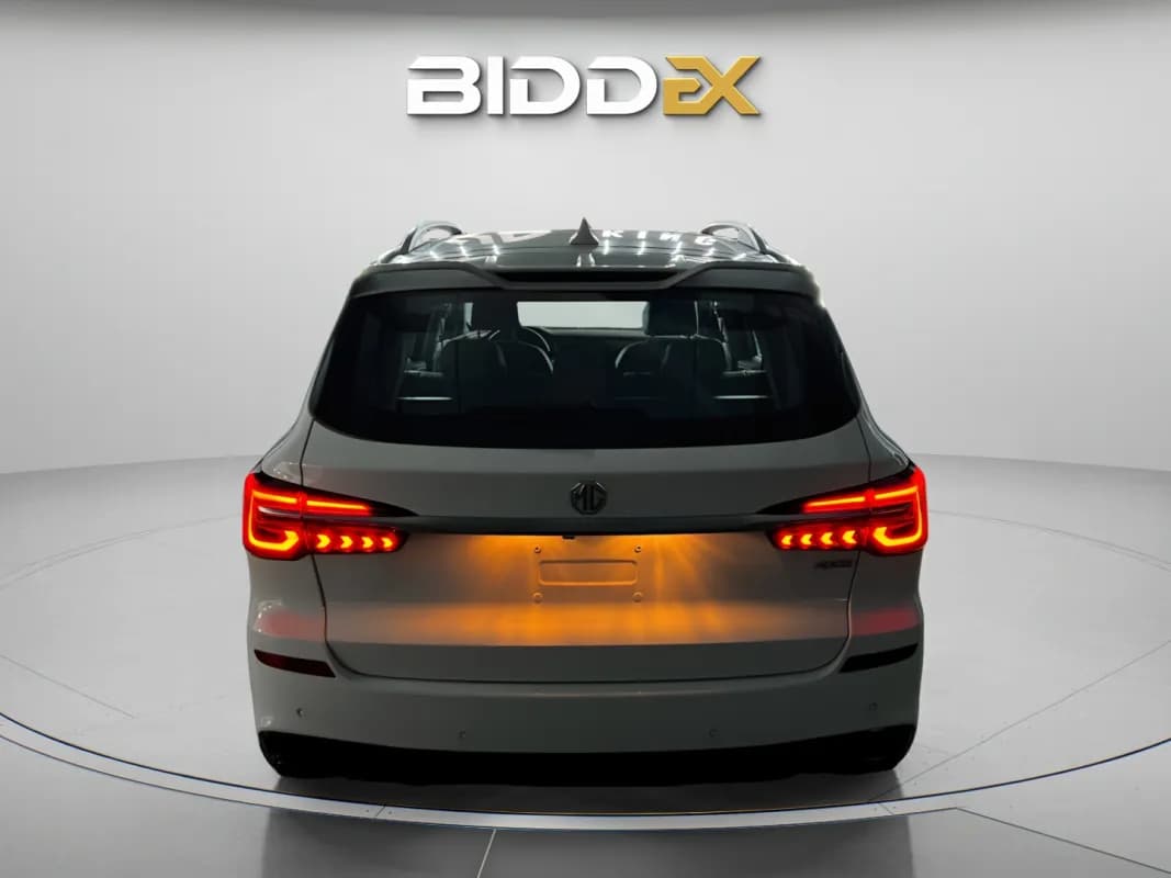 ام جي ار اكس 5 2026 لاكشري أزرق سماوي أوتوماتيك — جديدة