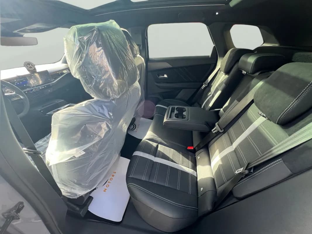 أوبل جراند لاند 2026 توب لاين بلس رمادي ناردو أوتوماتيك — جديدة