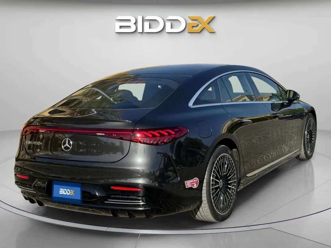 مرسيدس بنز EQS 2024