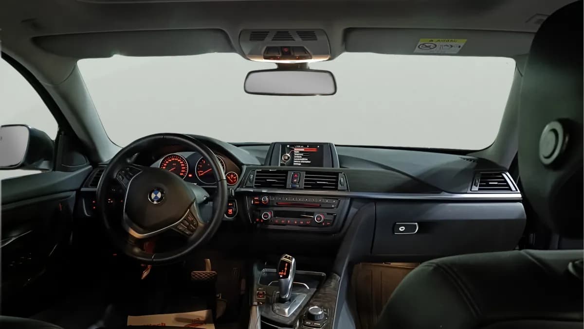 بي ام دبليو 418i 2016 اكسيكلوزيف أزرق غامق أوتوماتيك — مستعملة