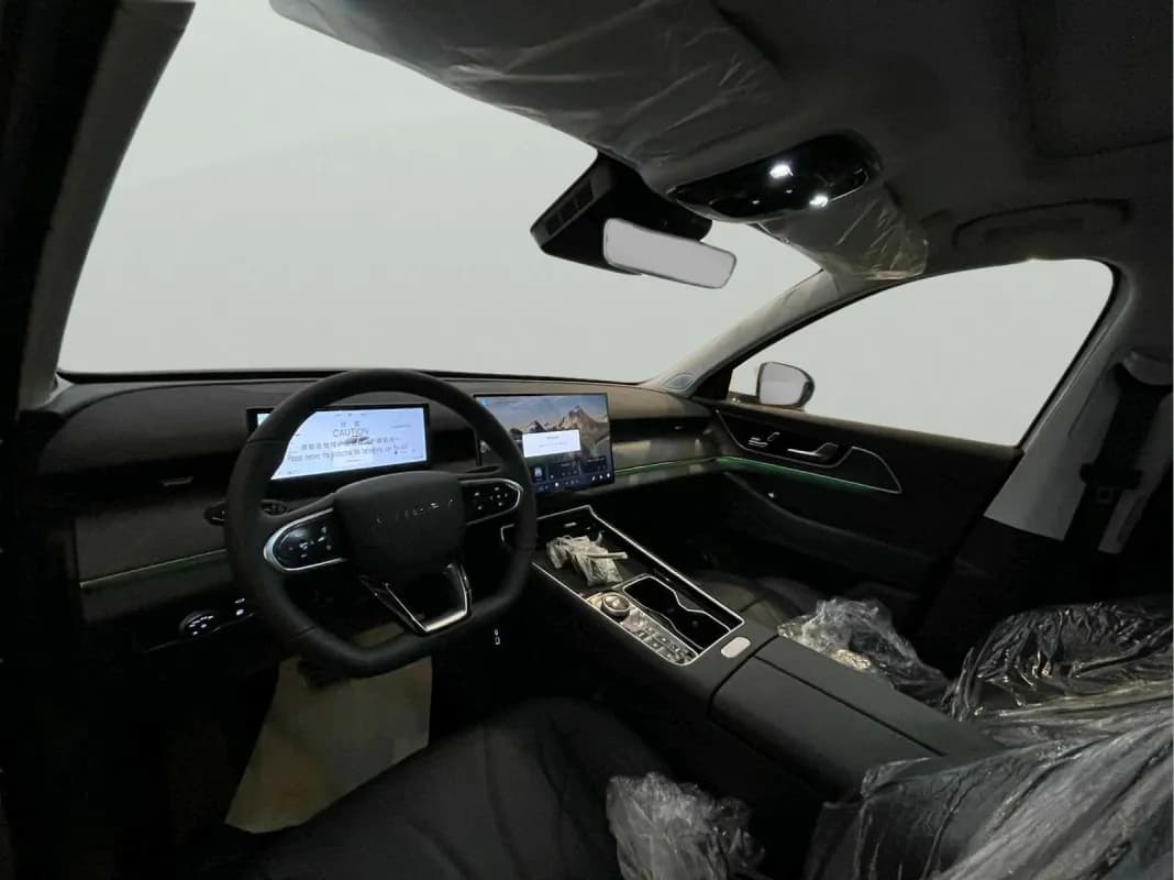 شيري تيجو 9 2026 لاكشري أبيض أوتوماتيك — جديدة