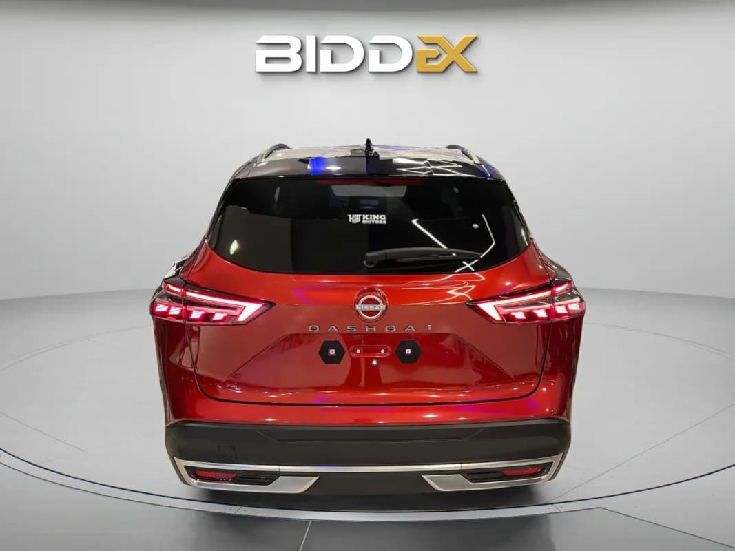 نيسان قاشقاي 2026 ان كونيكتا + 2 تون أحمر أوتوماتيك — جديدة