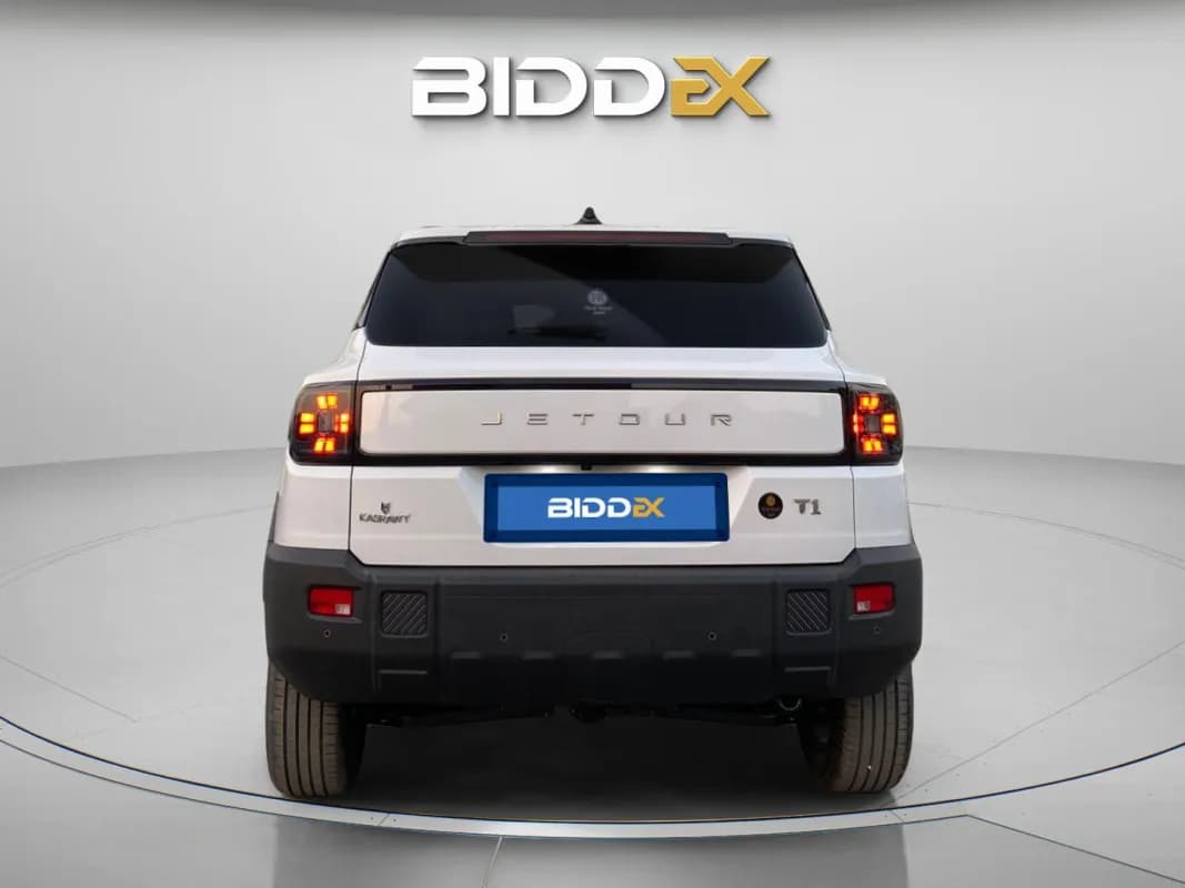 جيتور تي 1 2026 لاكشيري أبيض أوتوماتيك — جديدة