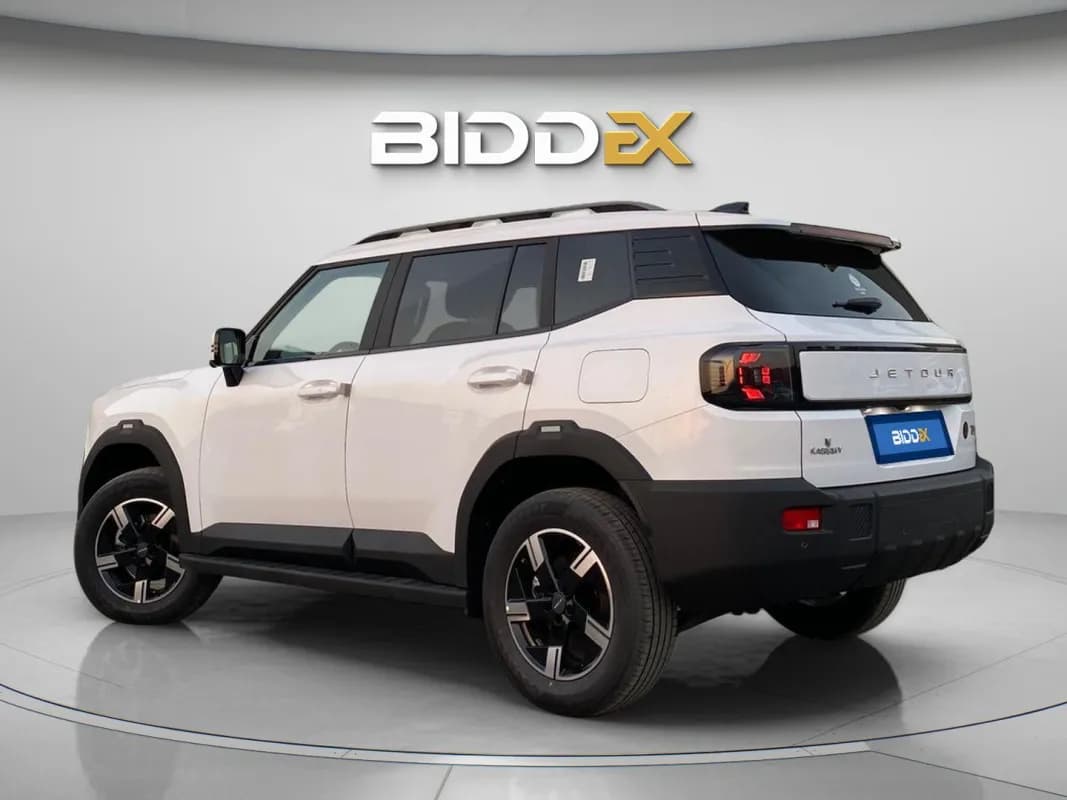 جيتور تي 1 2026 لاكشيري أبيض أوتوماتيك — جديدة