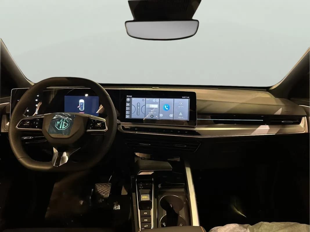 ام جي وان 2026 لاكشري أبيض أوتوماتيك — جديدة