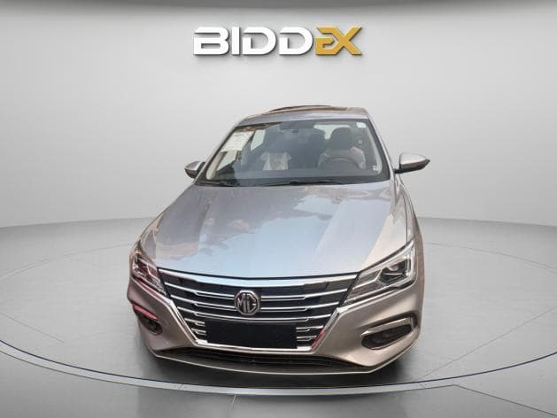 ام جي 5 2026 لاكشري فضي أوتوماتيك — جديدة