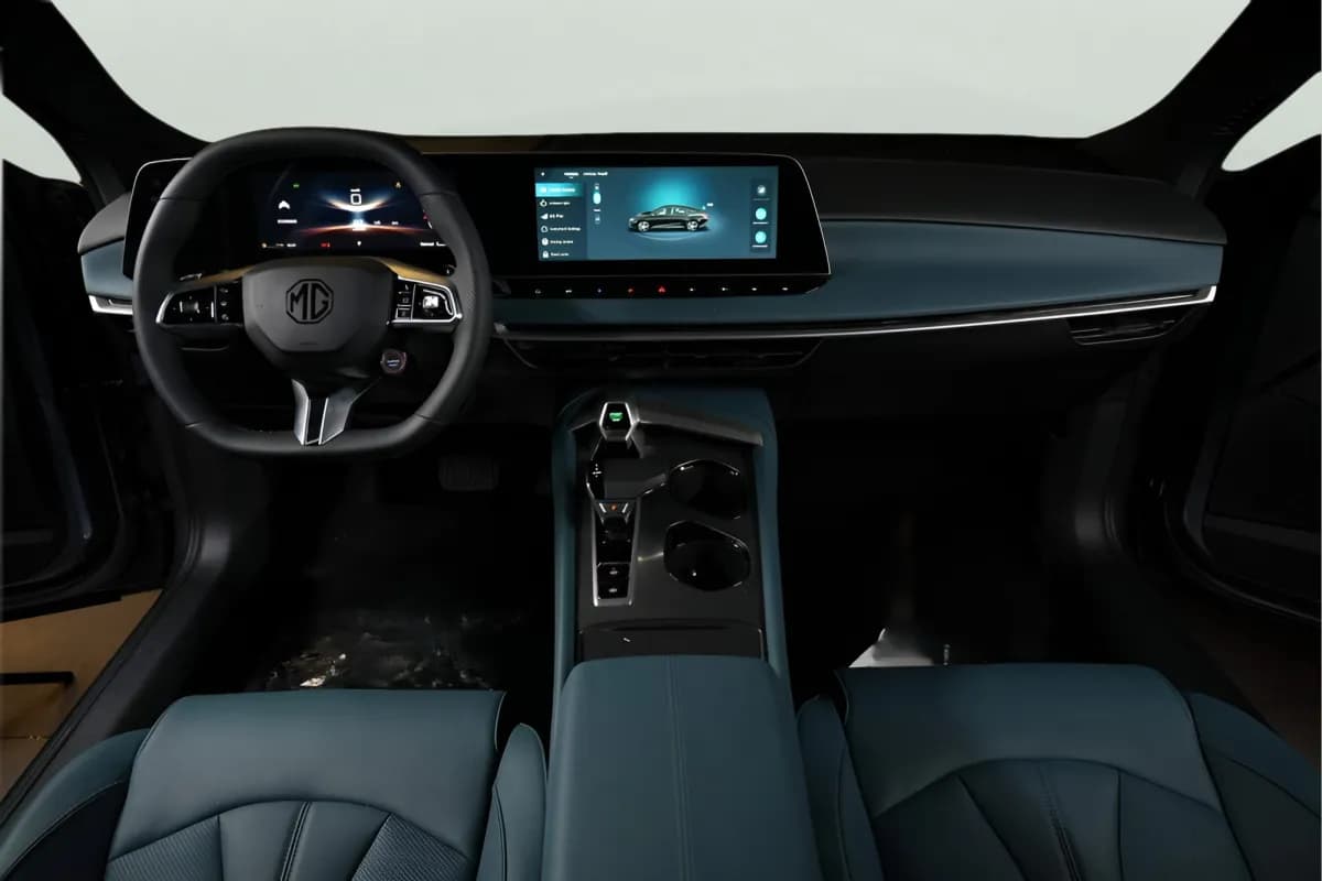 ام جي 7 2026 لاكشري رمادي أوتوماتيك — جديدة