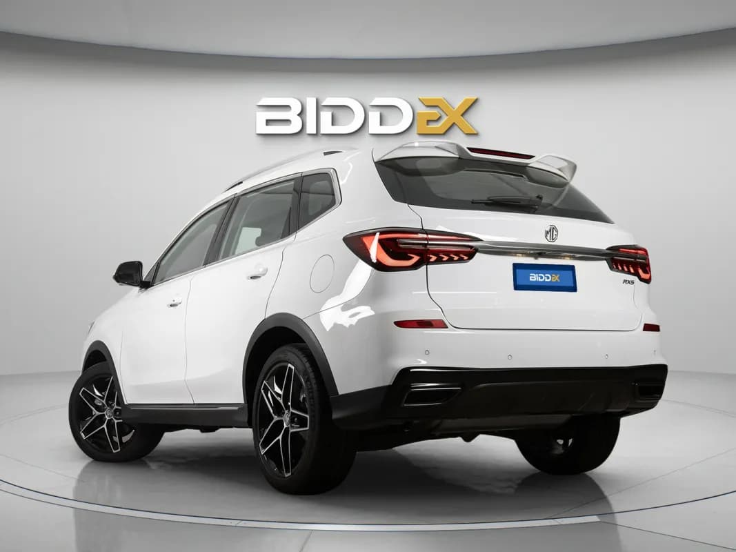 ام جي ار اكس 5 بلاس 2026 لاكشري أبيض أوتوماتيك — جديدة