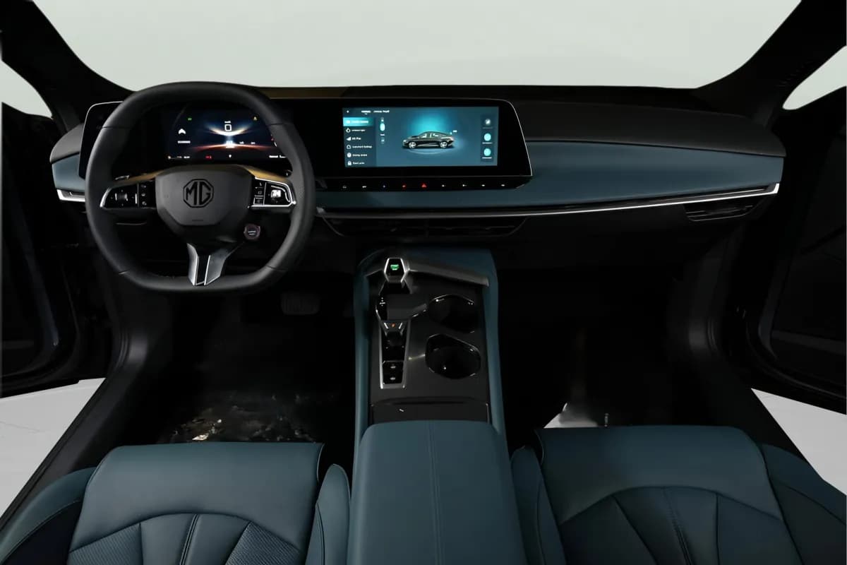 ام جي 7 2026 لاكشري رمادي أوتوماتيك — جديدة