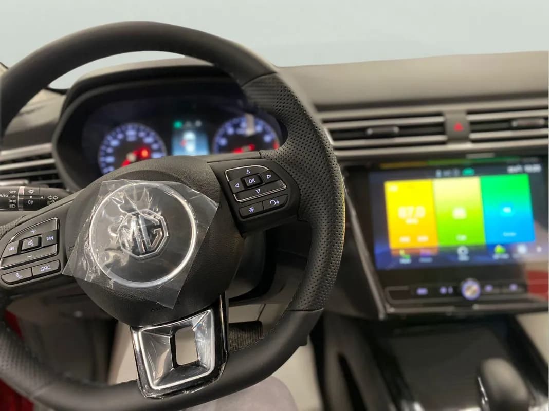 ام جي 5 2026 كومفورت أحمر أوتوماتيك — جديدة