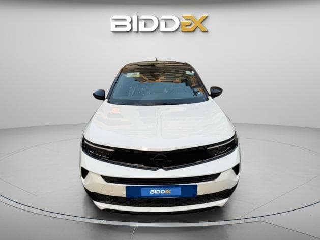 أوبل موكا 2026 بلاك اديشن ايه\تي أبيض أوتوماتيك — جديدة