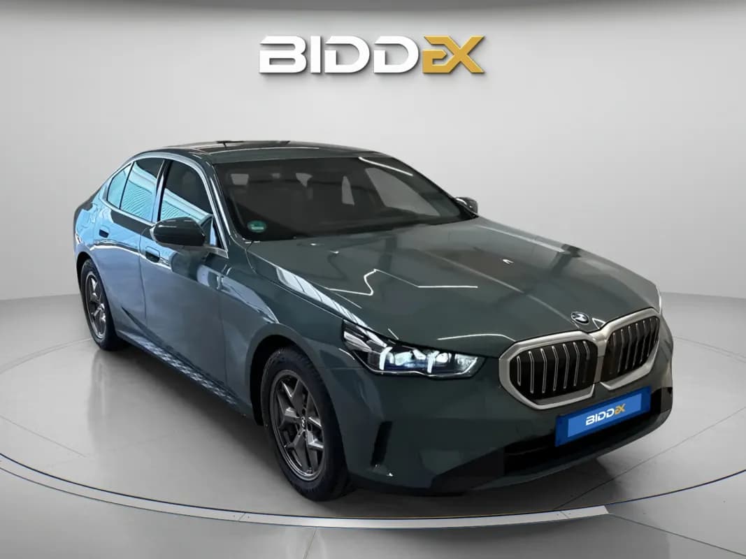 بي ام دبليو 520 2024