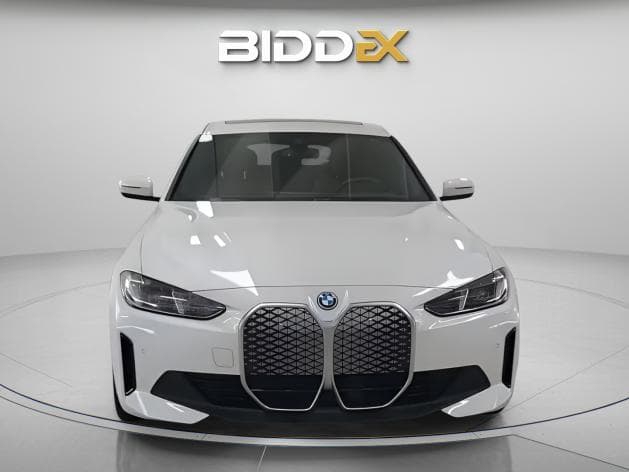 بي ام دبليو I4 2025 اي درايف 40 يو اس ايه أبيض أوتوماتيك — مستعملة - 1