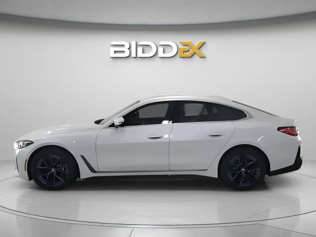 بي ام دبليو I4 2025 اي درايف 40 يو اس ايه أبيض أوتوماتيك — مستعملة