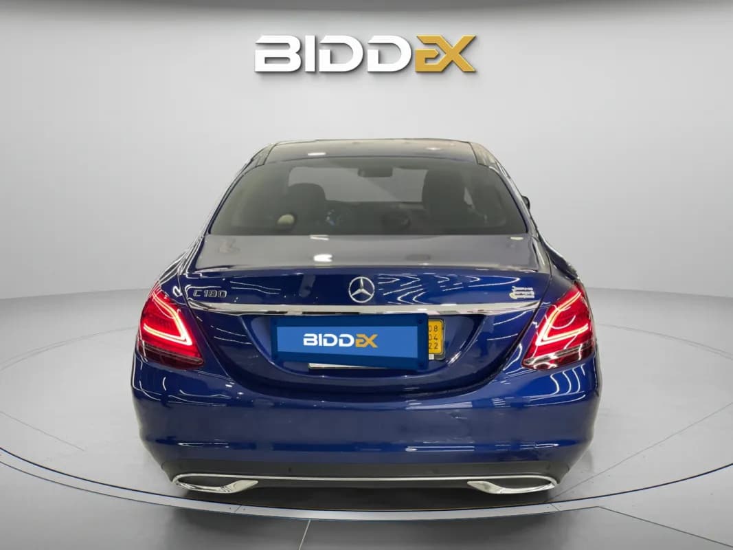 مرسيدس بنز C180 2021 كلاسيك أزرق أوتوماتيك — مستعملة