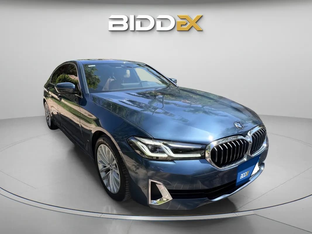 بي ام دبليو 520i 2023 لاكشري نفطي أوتوماتيك — مستعملة