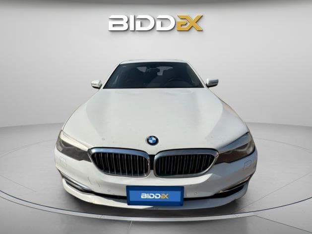 بي ام دبليو 520i 2018