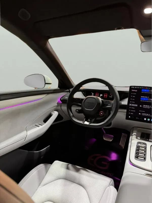 شاومي اس يو 7 2025 برو أبيض أوتوماتيك — جديدة