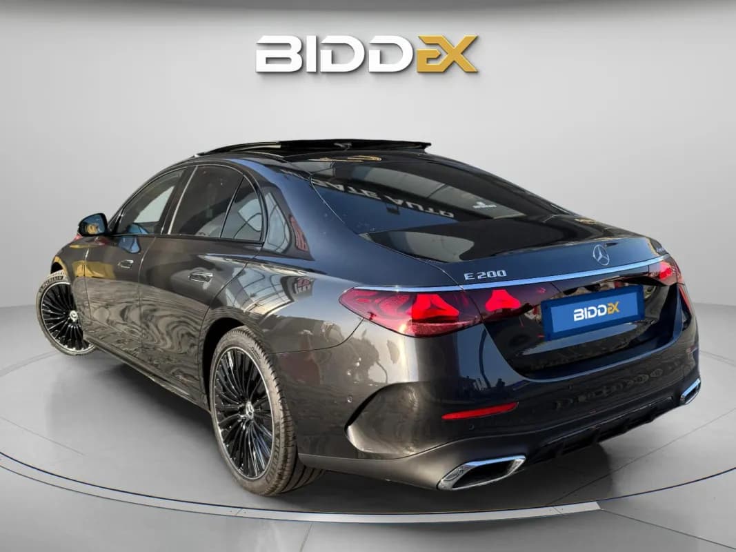 مرسيدس بنز E200 2025 بريميوم بلس رمادي أوتوماتيك — جديدة