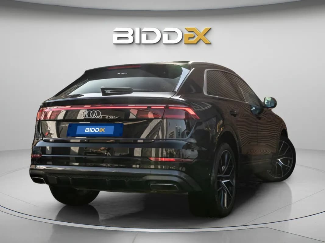 أودي Q8 2025 اس لاين رمادي أوتوماتيك — جديدة