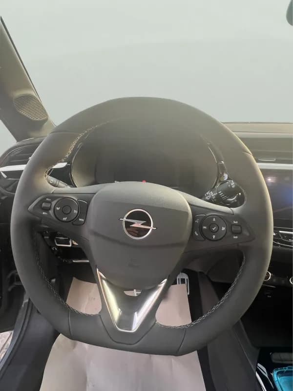 أوبل كورسا 2026 سبورت أحمر أوتوماتيك — جديدة