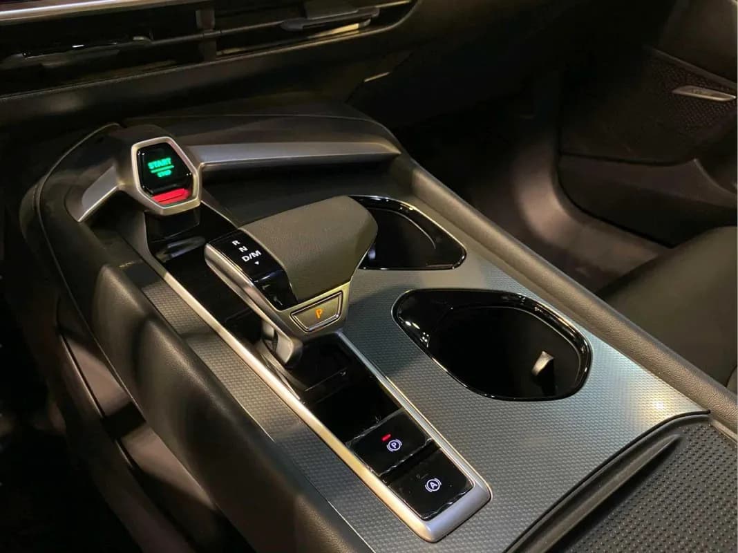 ام جي 7 2026 لاكشري رمادي أوتوماتيك — جديدة