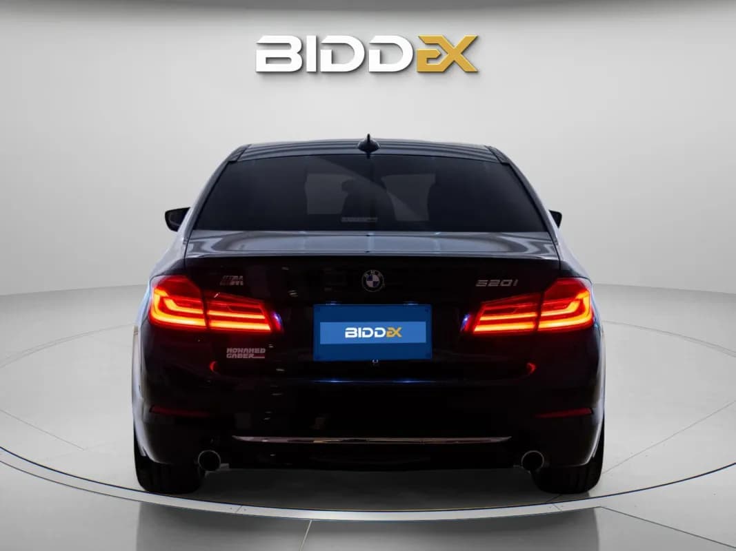 بي ام دبليو 520i 2018