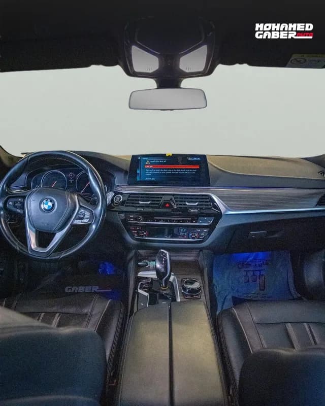 بي ام دبليو 520i 2018