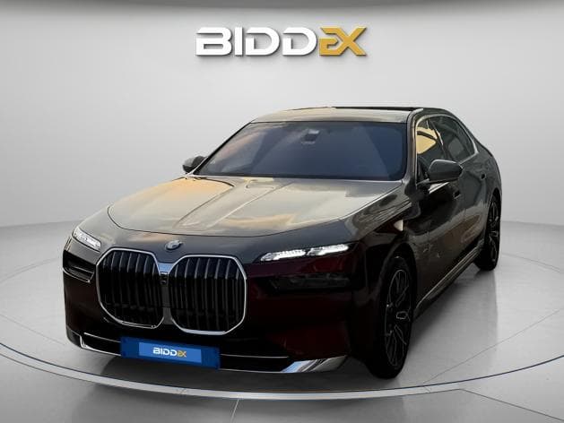 بي ام دبليو 740i 2023