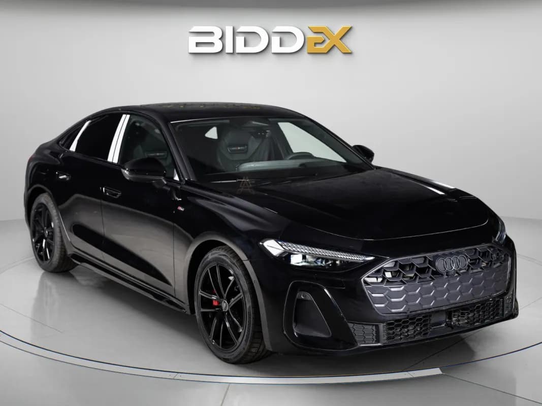 أودي A5 2026 اس لاين أسود أوتوماتيك — جديدة