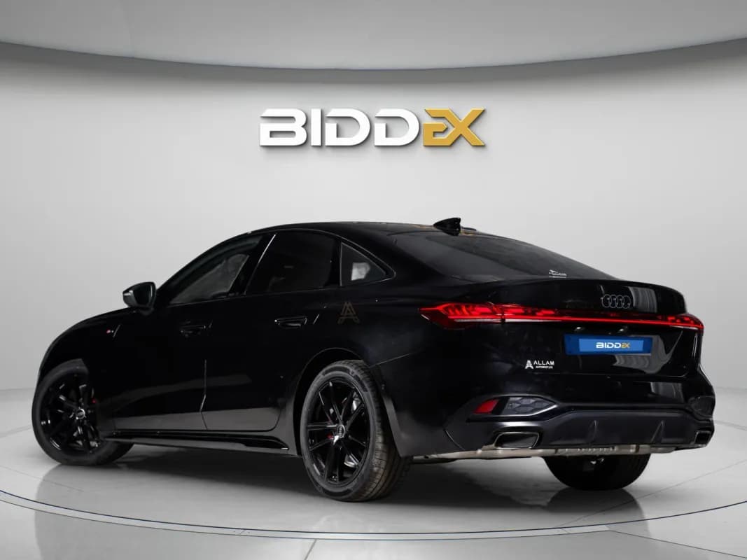أودي A5 2026 اس لاين أسود أوتوماتيك — جديدة