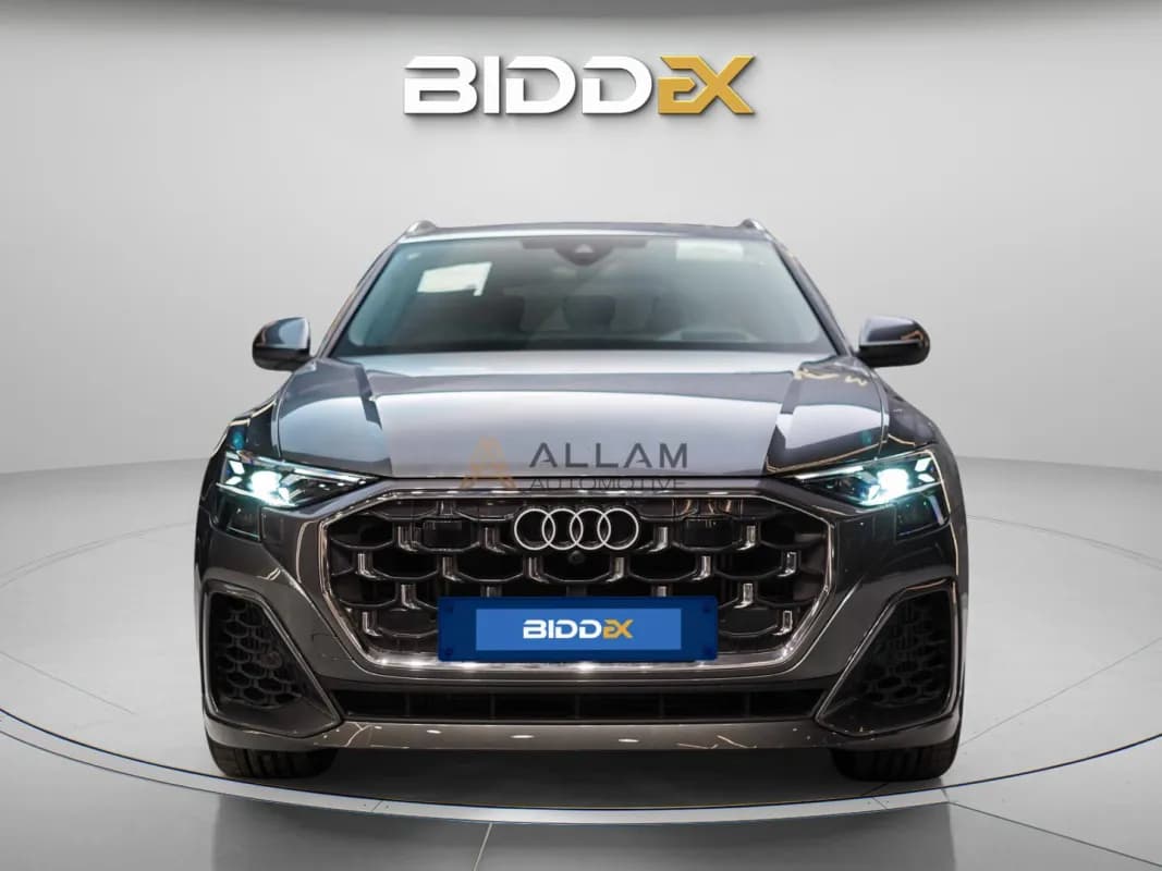 أودي Q8 2025 اس لاين بلس رمادي أوتوماتيك — جديدة