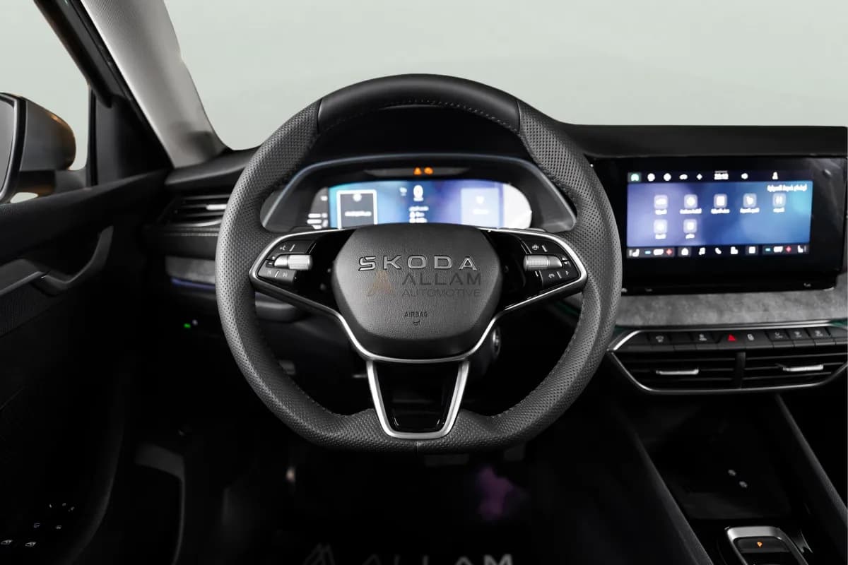 سكودا اوكتافيا A8 2026 لاونج رمادي أوتوماتيك — جديدة