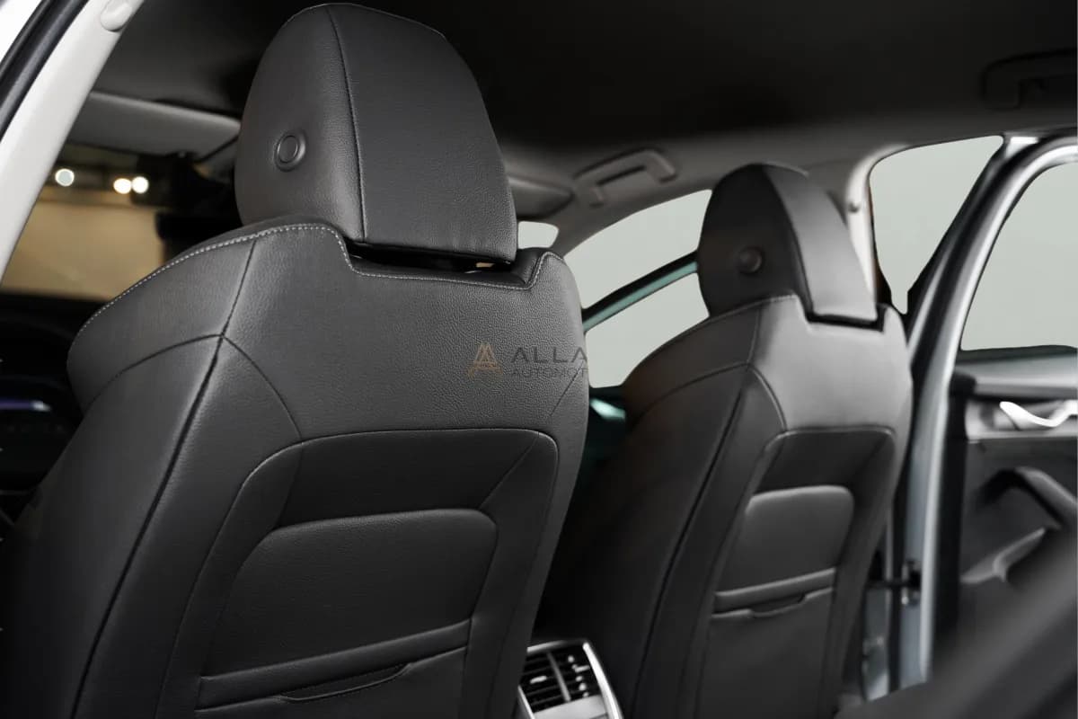 سكودا اوكتافيا A8 2026 لاونج رمادي أوتوماتيك — جديدة