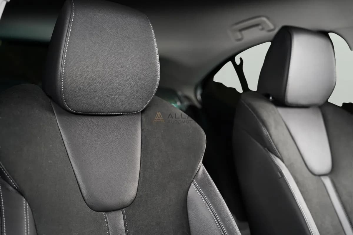 سكودا اوكتافيا A8 2026 لاونج رمادي أوتوماتيك — جديدة