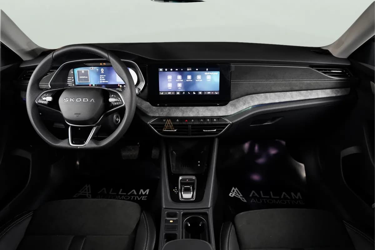 سكودا اوكتافيا A8 2026 لاونج رمادي أوتوماتيك — جديدة