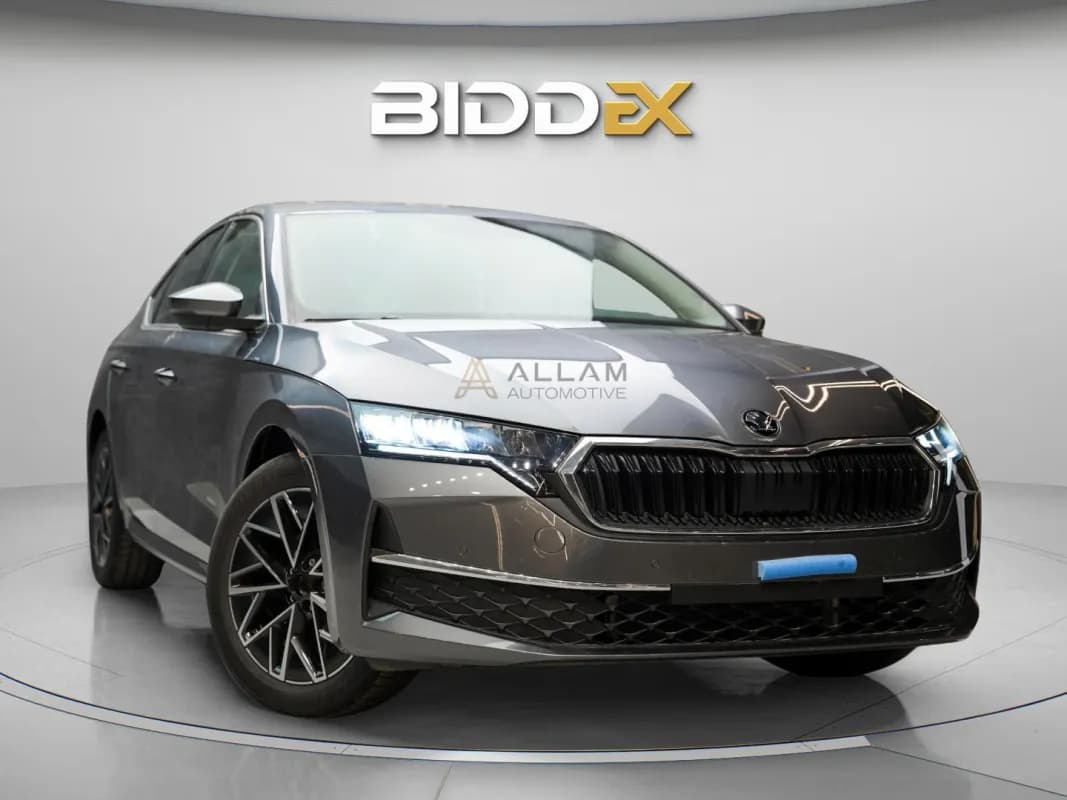 سكودا اوكتافيا A8 2026 لاونج رمادي أوتوماتيك — جديدة