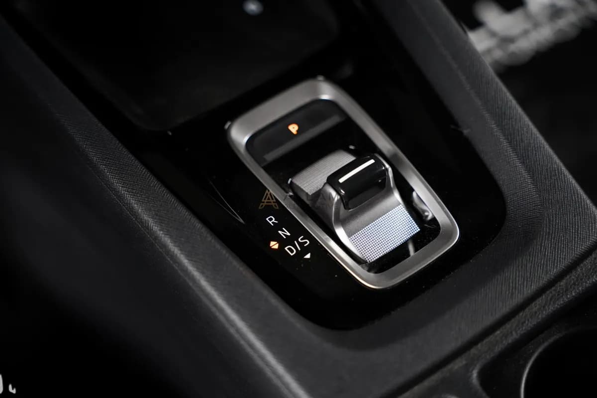 سكودا اوكتافيا A8 2026 لاونج رمادي أوتوماتيك — جديدة