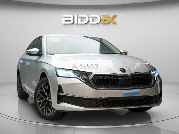 سكودا اوكتافيا A8 2026 لاونج فضي أوتوماتيك — جديدة