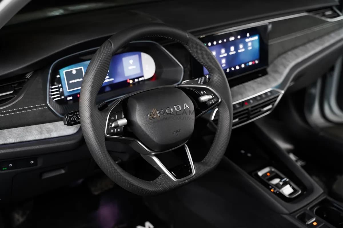 سكودا اوكتافيا A8 2026 لاونج فضي أوتوماتيك — جديدة