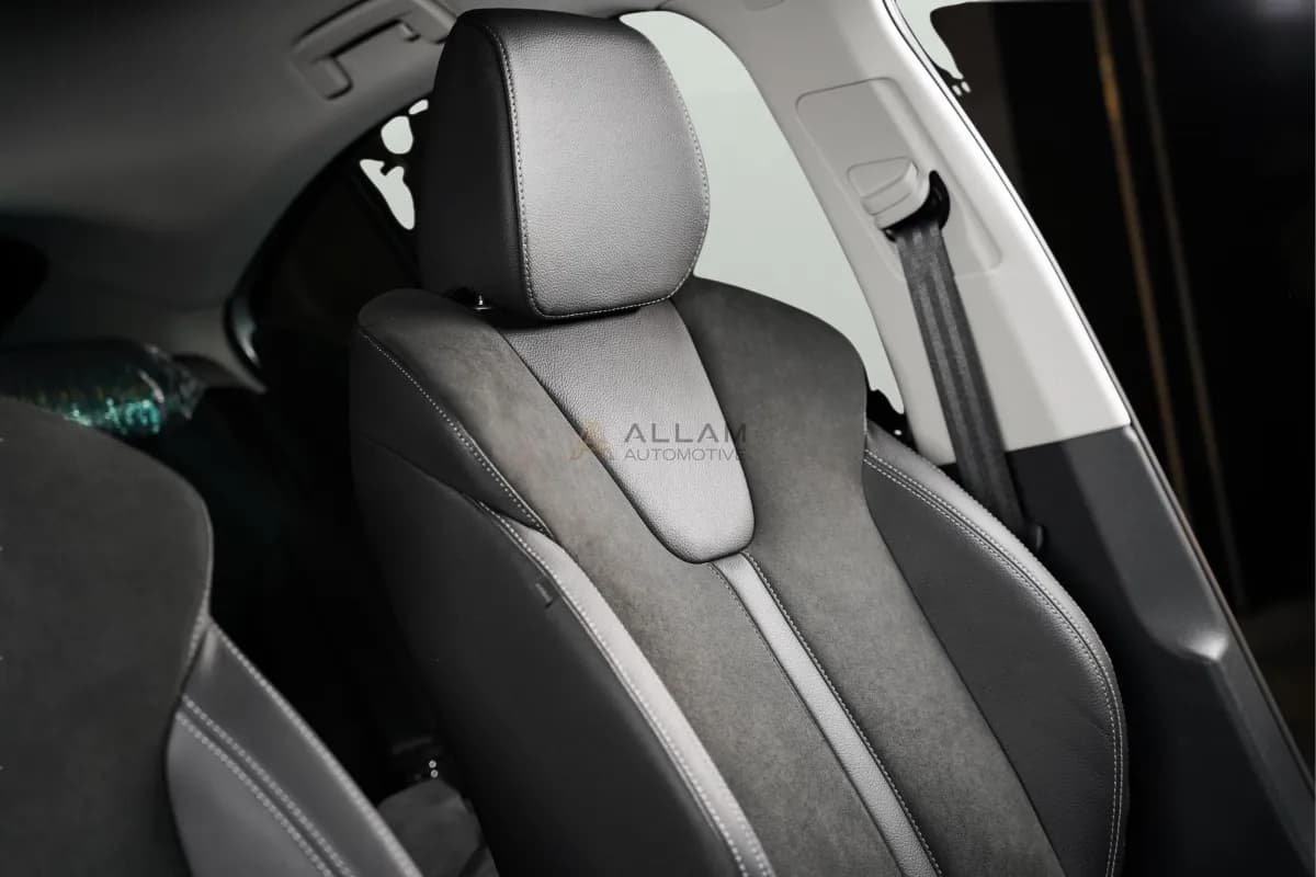 سكودا اوكتافيا A8 2026 لاونج فضي أوتوماتيك — جديدة