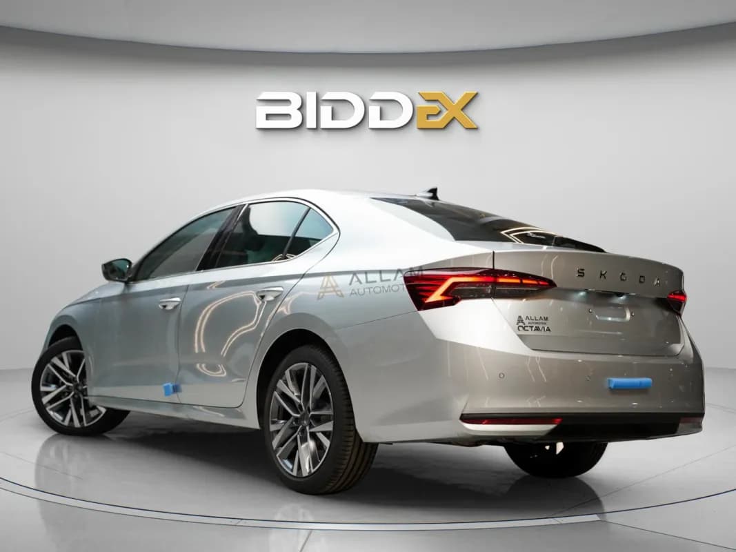 سكودا اوكتافيا A8 2026 سويت فضي أوتوماتيك — جديدة