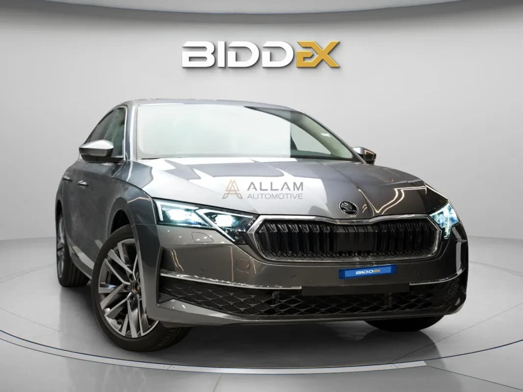 سكودا اوكتافيا A8 2026 سويت رمادي أوتوماتيك — جديدة